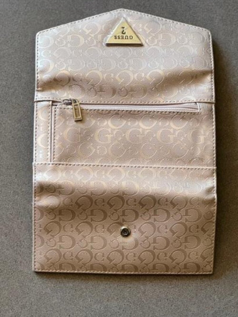 NWT GUESS Champagne Logo Wallet | Faux Leather Trifold Organizer | Gold Logo - Picture 3 of 4